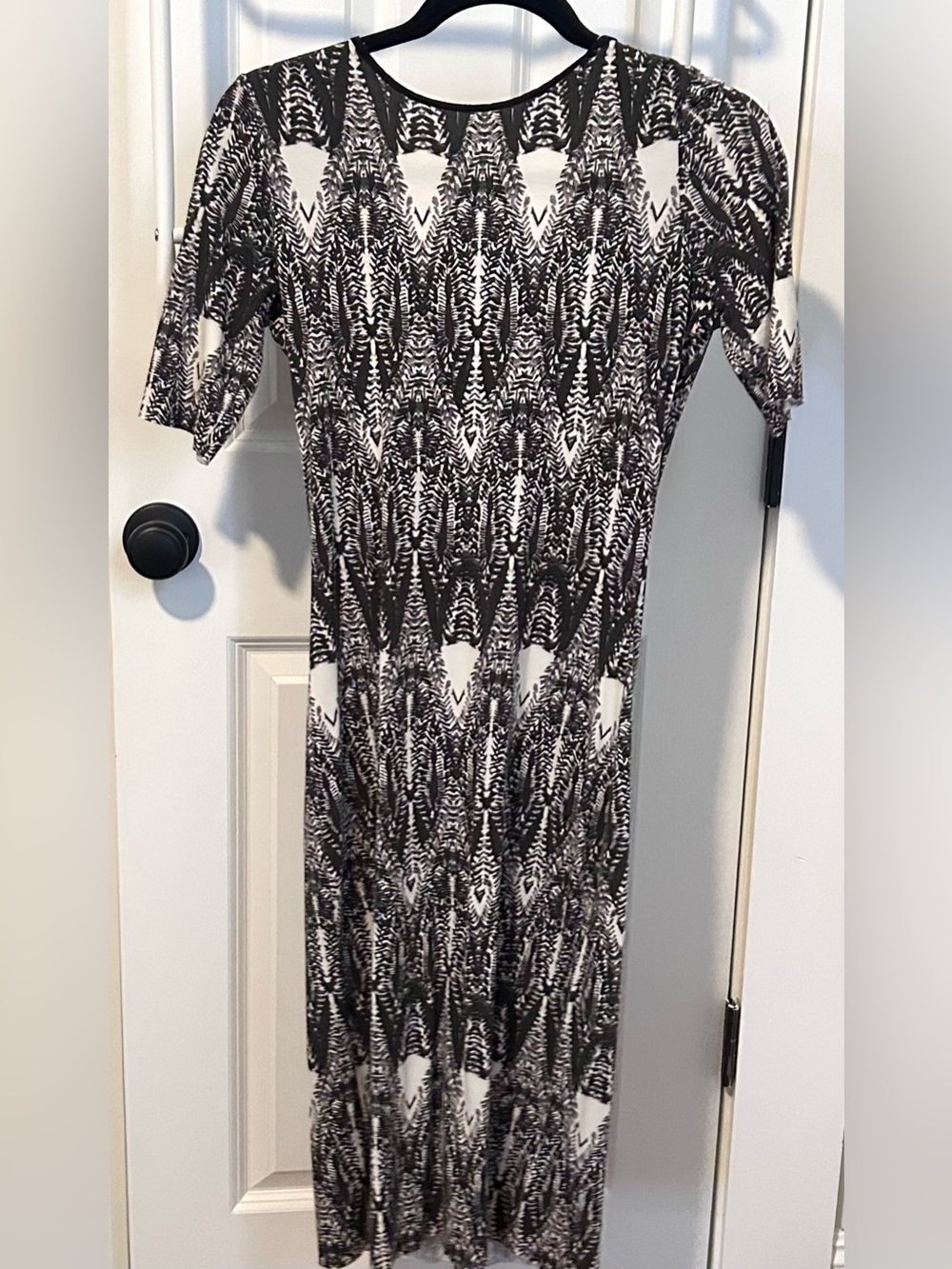 Black & White Patterned Maxi Dress - Classic Women's Style